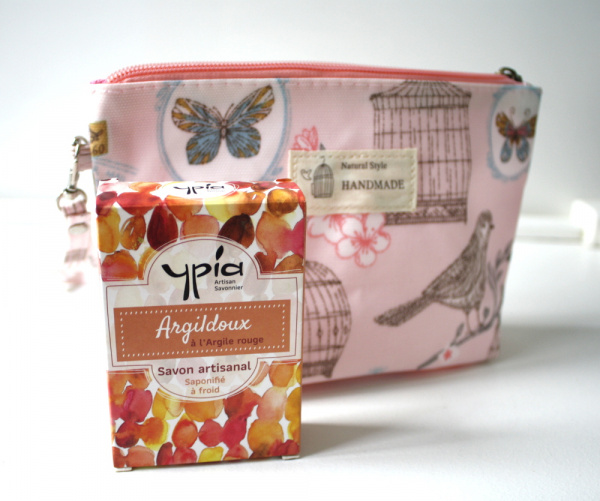 trousse rose et savon argidoux